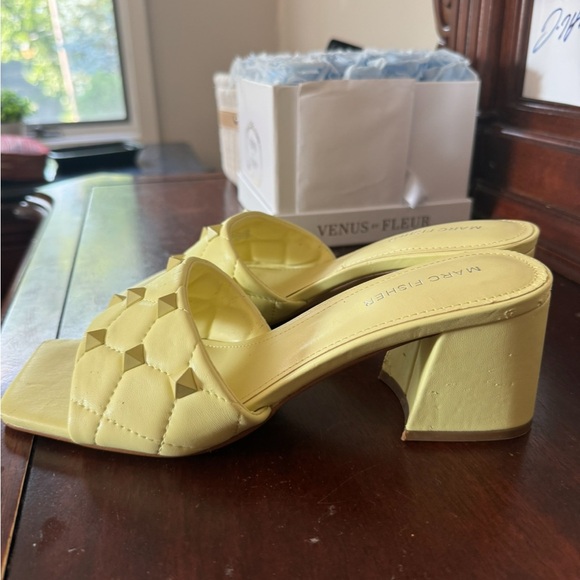 Heels - Picture 3 of 6